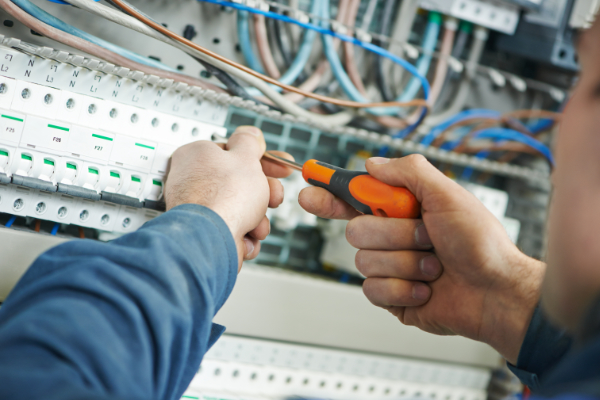 Electrical Construction and Commercial Installations